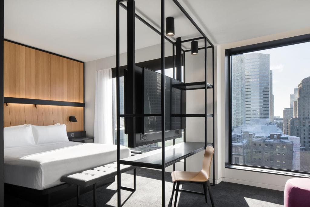 Deluxe Suite room - Image 3