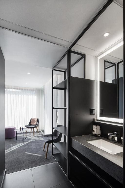 Corner Suite room - Image 3