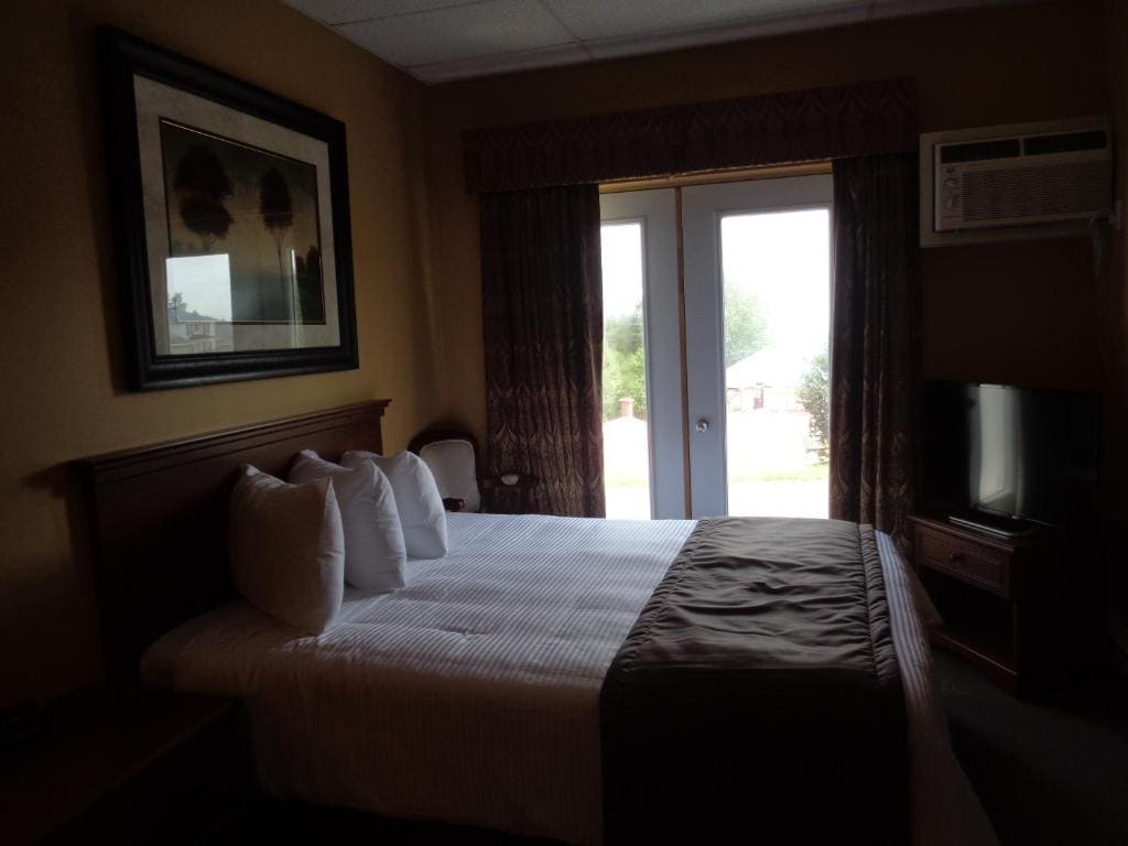 Queen Room room - Image 2