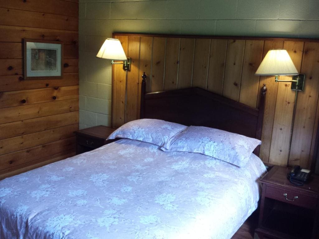 Double Room with Two Double Beds room - Image 3