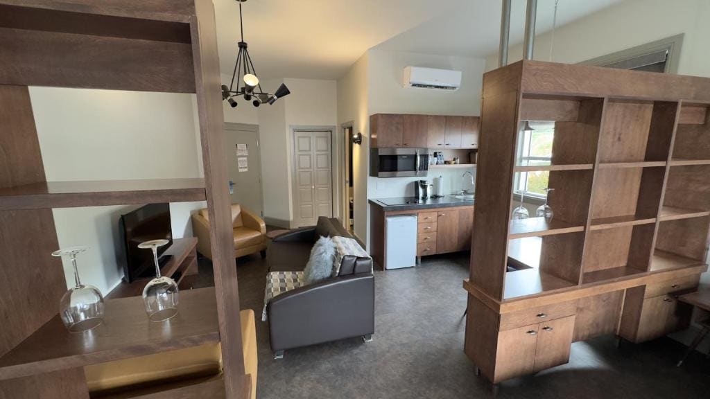 Lofts room - Image 2