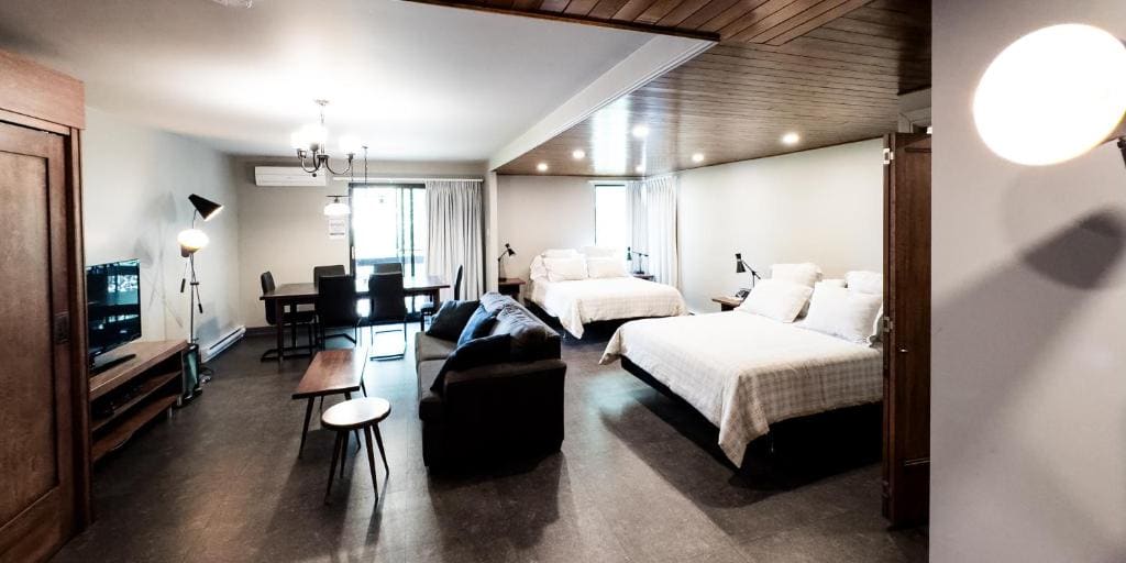Family Room room - Image 2