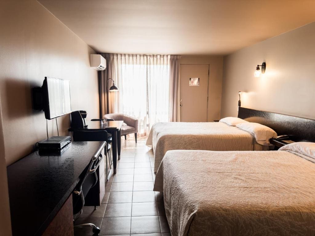 Business Queen Room with Two Queen Beds room - Image 1