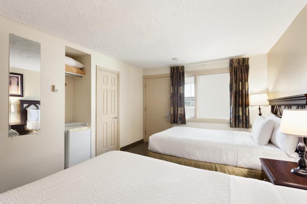 Room with Two Double Beds - Non-Smoking room - Image 2