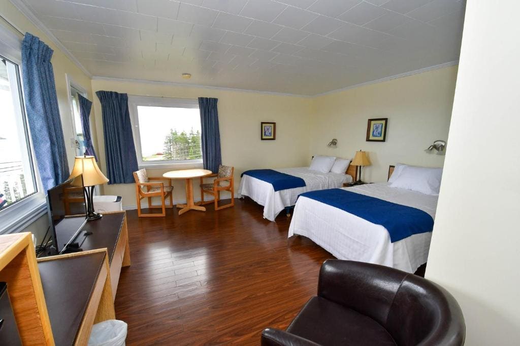 Double Room with Two Double Beds room - Image 1