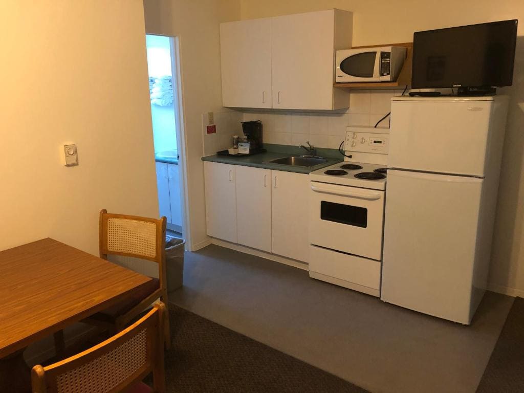 One-Bedroom Suite with Kitchen room - Image 2