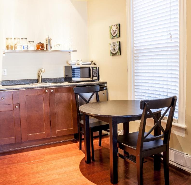 King Suite room - Image 2