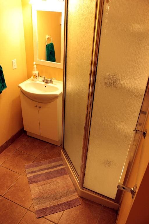 Single Bed in 4-Bed Dormitory Room room - Image 3