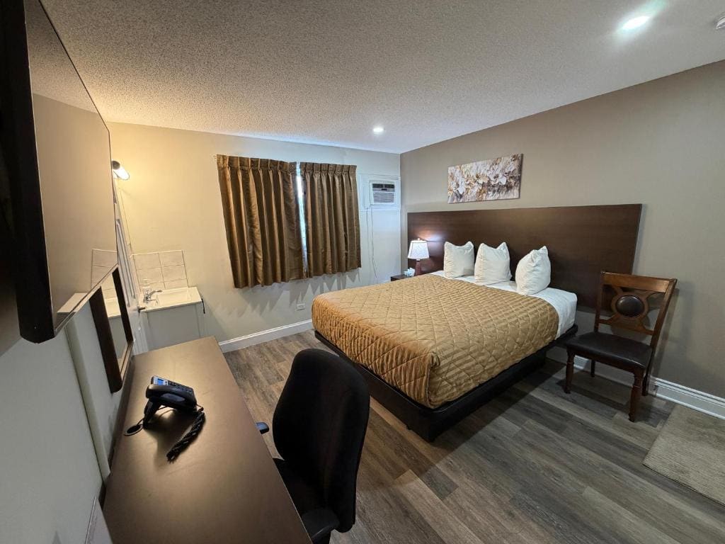 Queen Studio room - Image 3