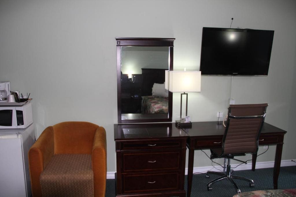 Suite with Spa Bath room - Image 3