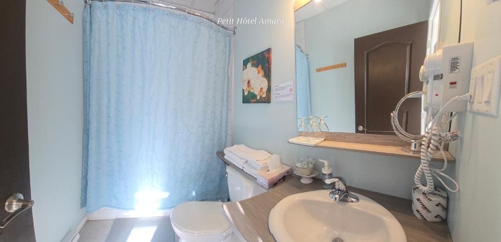 Queen Room with Balcony room - Image 3