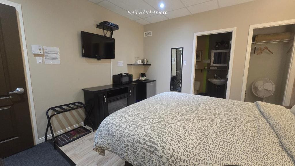 Classic Double Room with Sea View room - Image 1