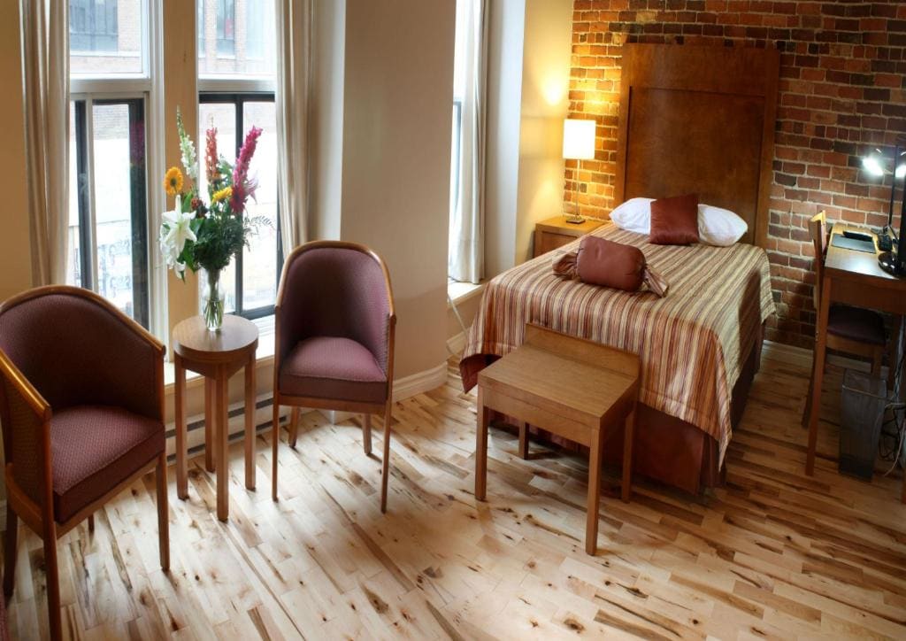 Superior Queen Room with Sofa Bed room - Image 2
