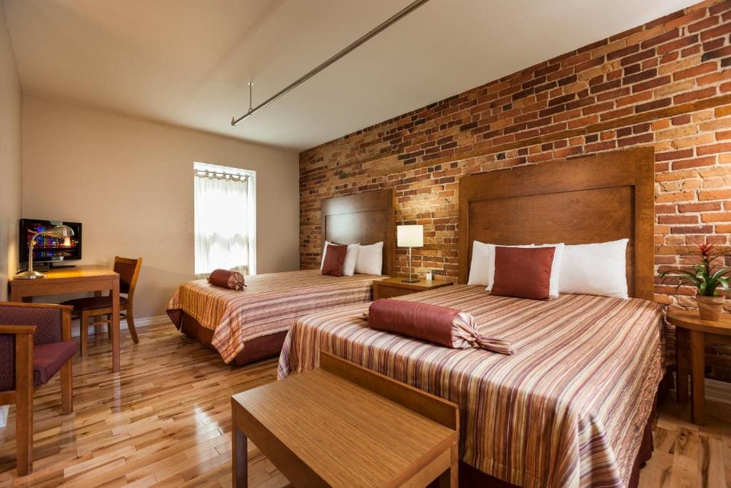 Superior Queen Room with Two Queen Beds room - Image 2