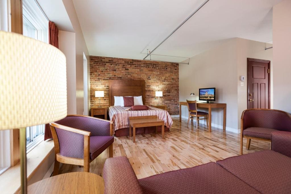 Superior Queen Room with Sofa Bed room - Image 1