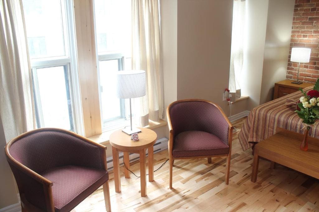Superior Queen Room with Sofa Bed room - Image 3