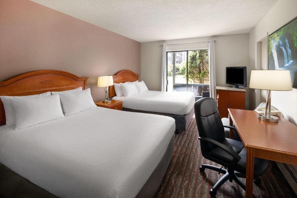 Two - Bedroom Suite - Non-Smoking room - Image 2