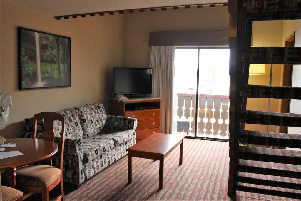 Two Bedroom Suite with Ocean View - Non-Smoking room - Image 3