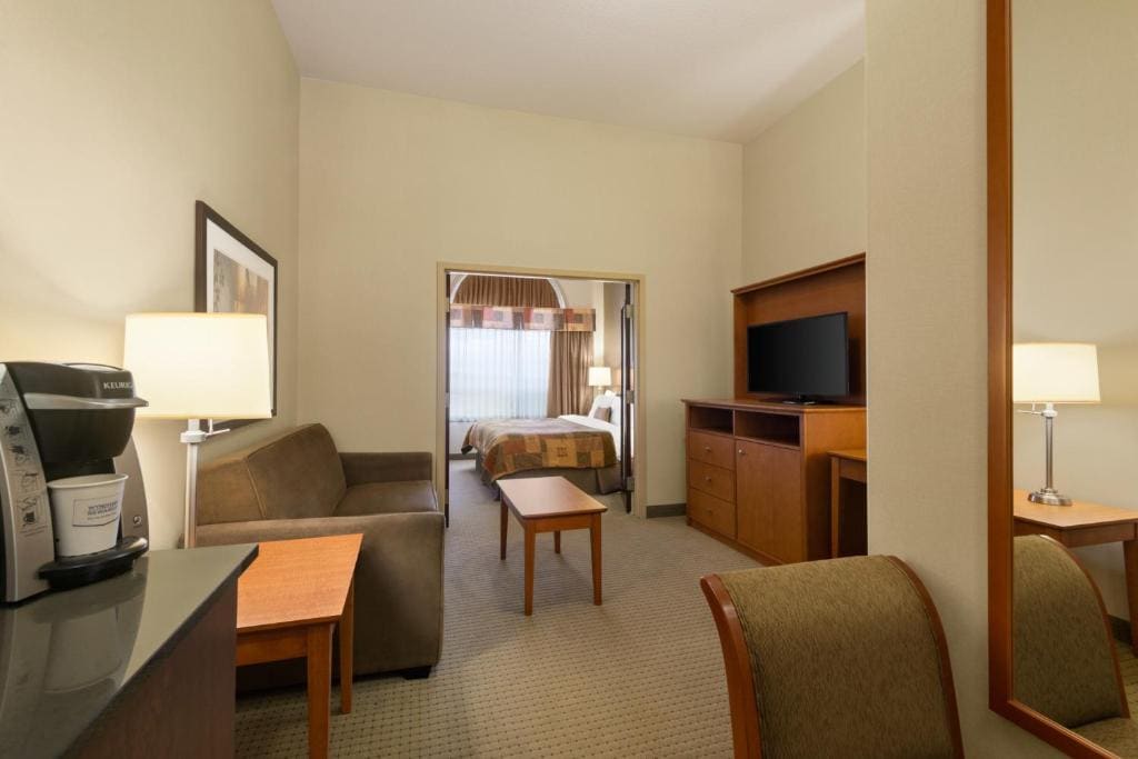 Deluxe King Suite room - Image 1
