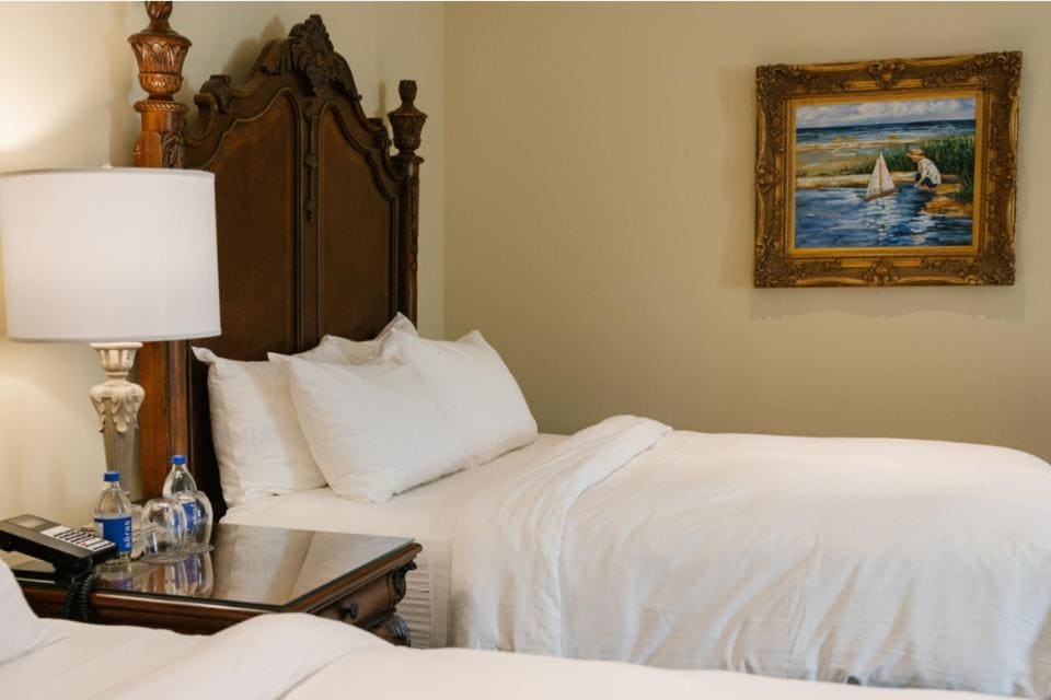 Premier Room, 2 Queen Beds room - Image 3