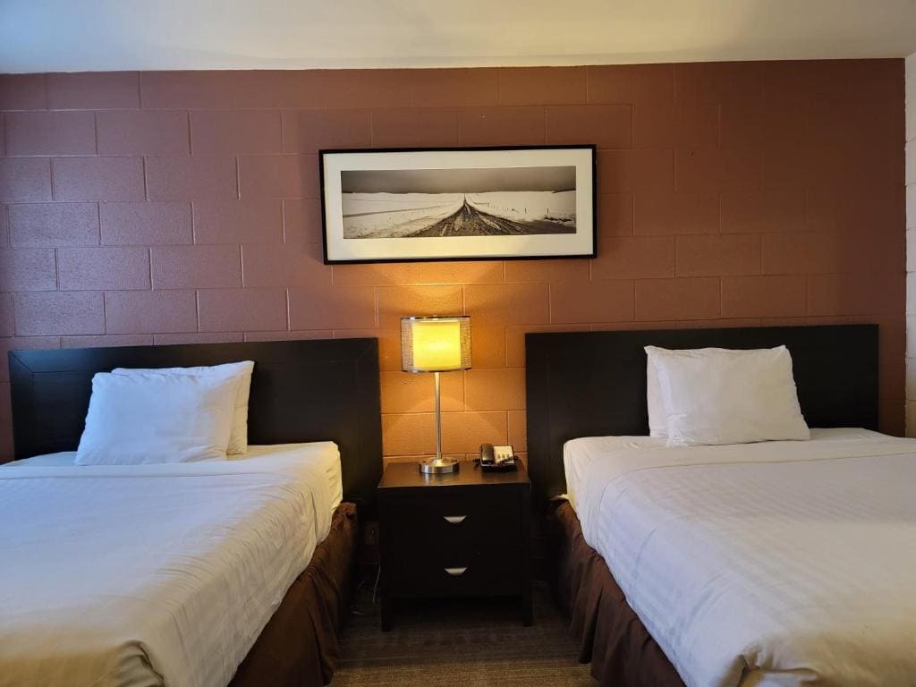 Standard Quadruple Room - Non Pet Friendly room - Image 2