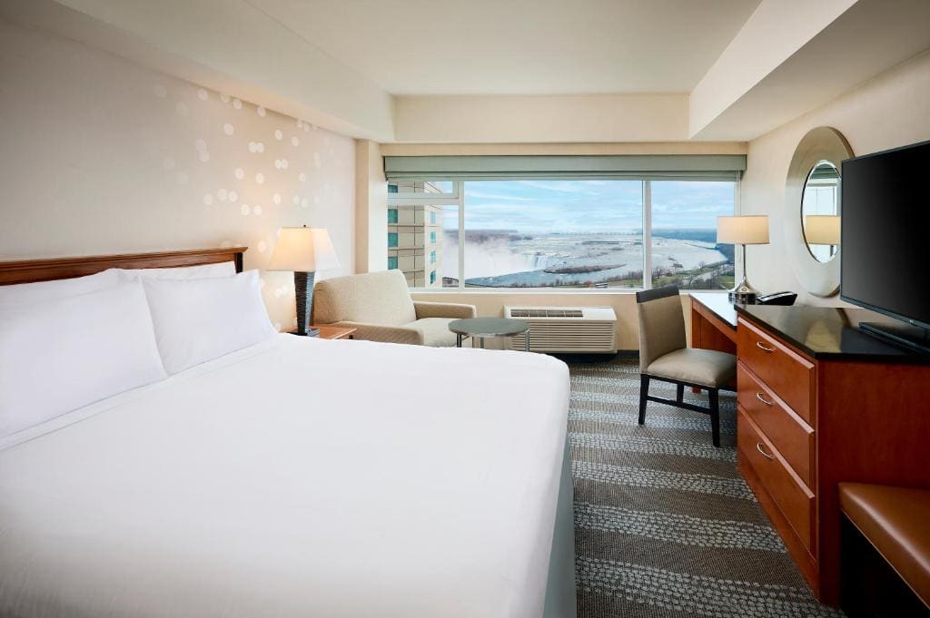 Standard King Room with River View room - Image 1