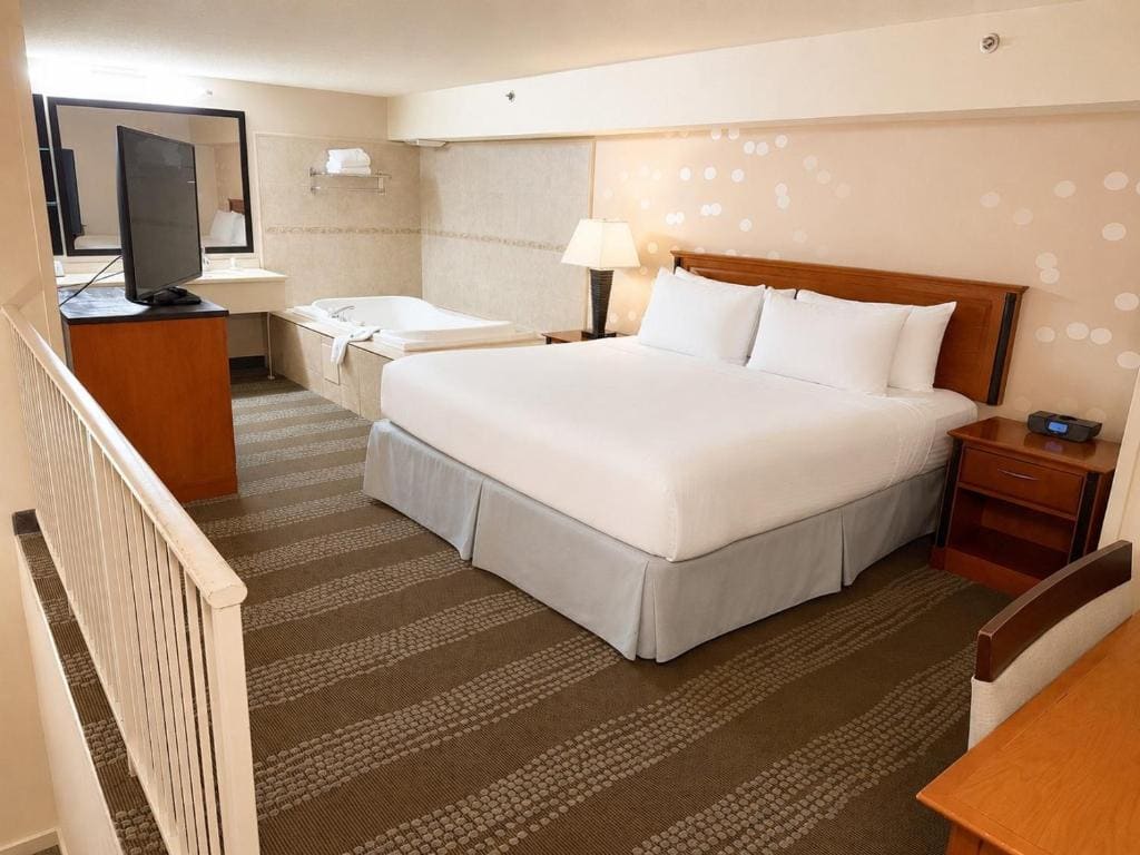 King Suite with Jetted Tub and Sofa Bed room - Image 1