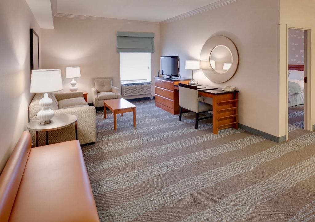 King Suite with Jetted Tub and Sofa Bed room - Image 2