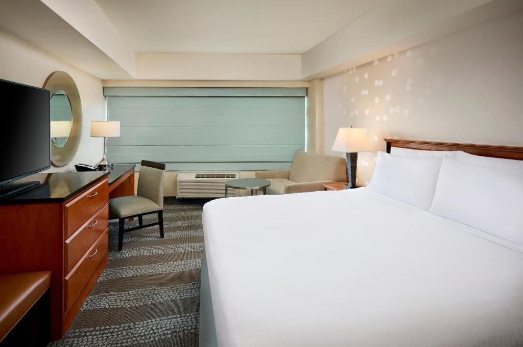 Standard Queen Room with Sofa Bed room - Image 1