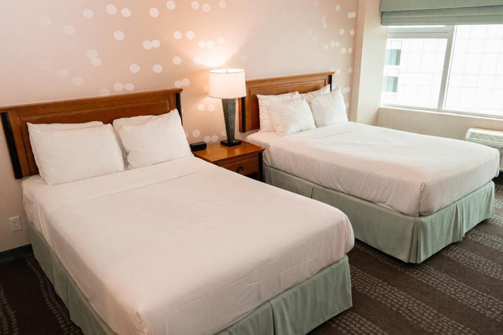 Standard Double Room with Two Double Beds and River View room - Image 3