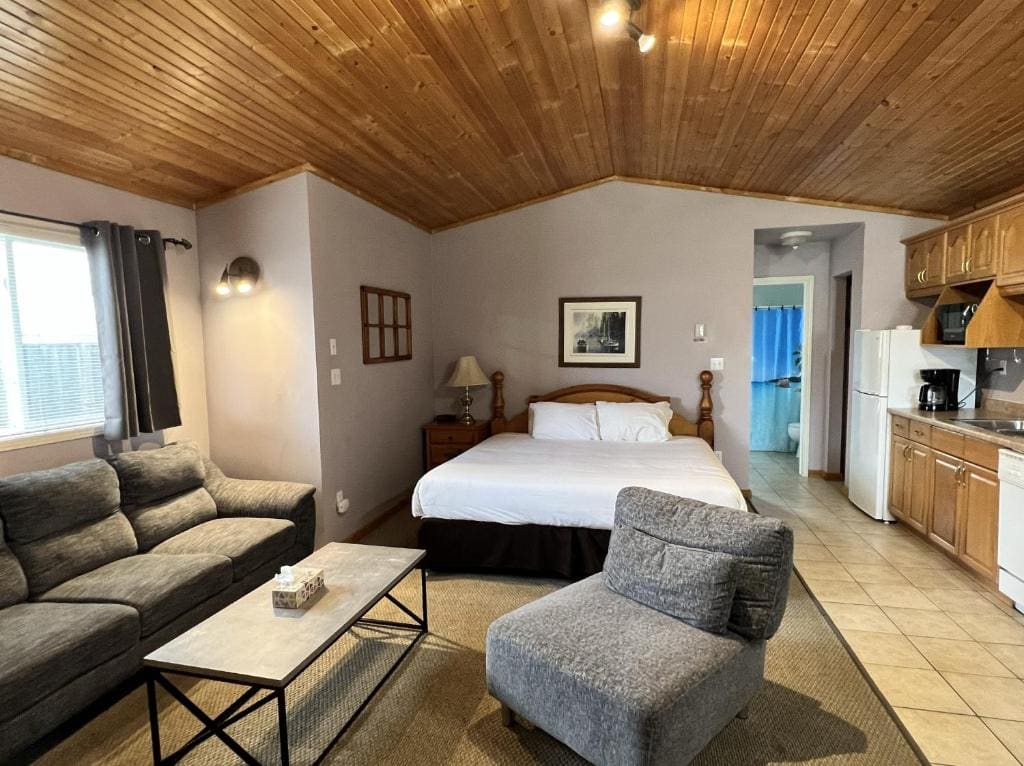 Deluxe King Room room - Image 3