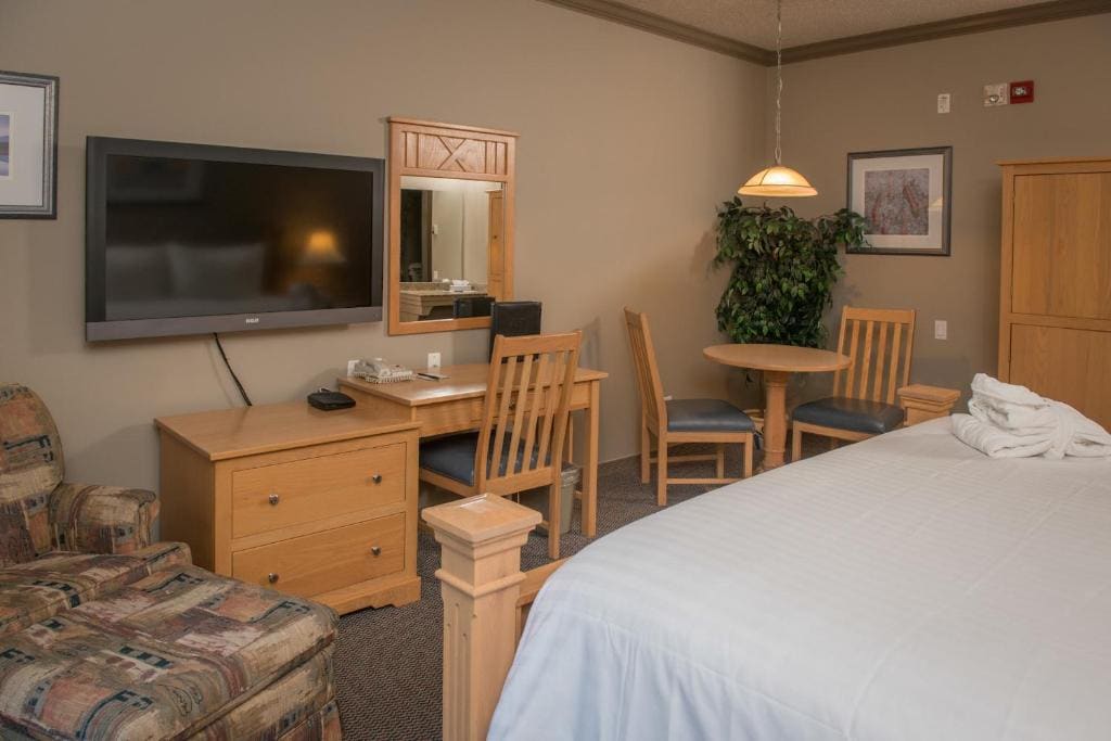 Standard King Room with Kitchenette room - Image 1