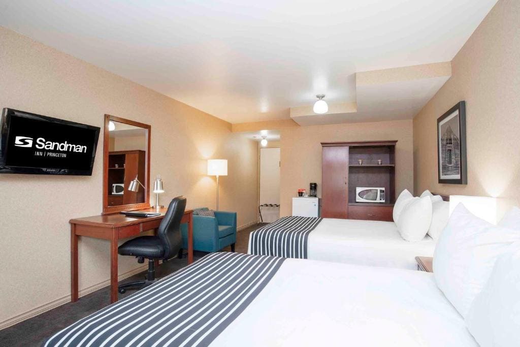 Standard Room, 2 Double Beds room - Image 1
