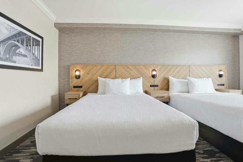Standard Room, 2 Queen Beds room - Image 2