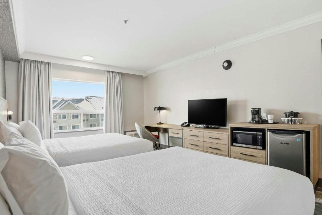 Standard Room, 2 Queen Beds room - Image 3
