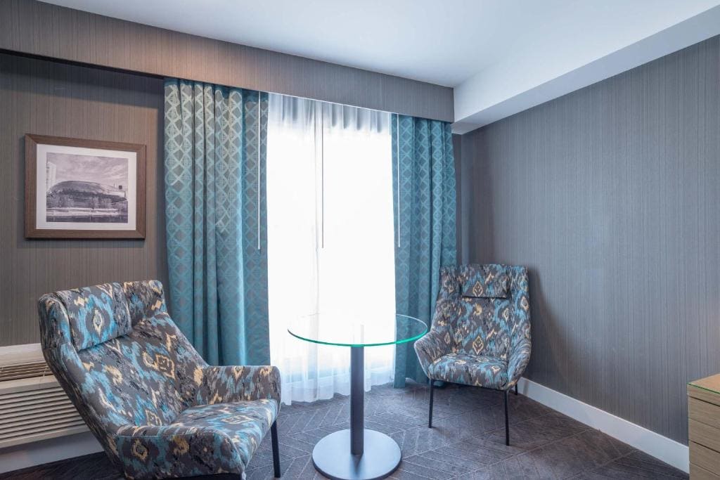 Standard Room, 1 King Bed room - Image 2