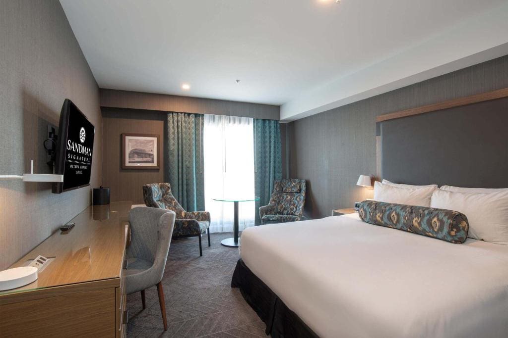 Standard Room, 1 King Bed room - Image 1