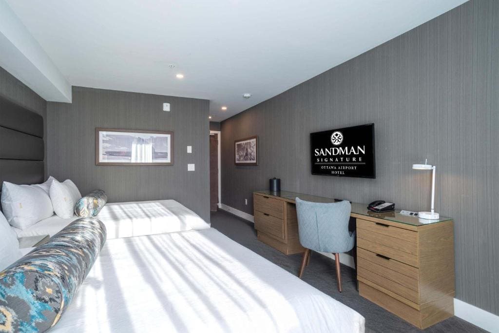 Standard Room, 2 Queen Beds room - Image 3