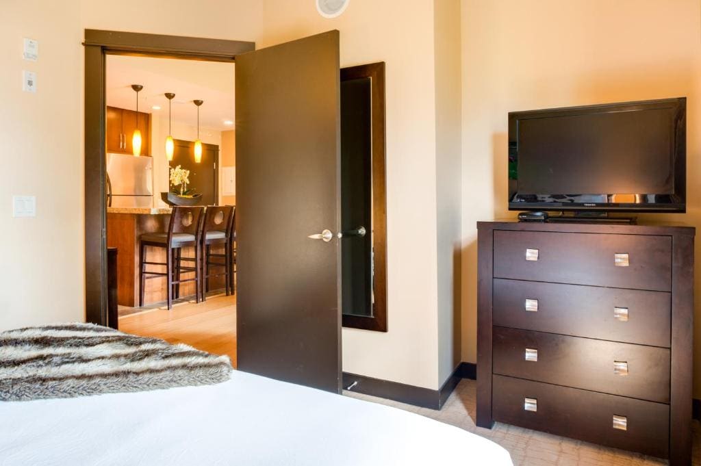 Two-Bedroom Suite room - Image 3