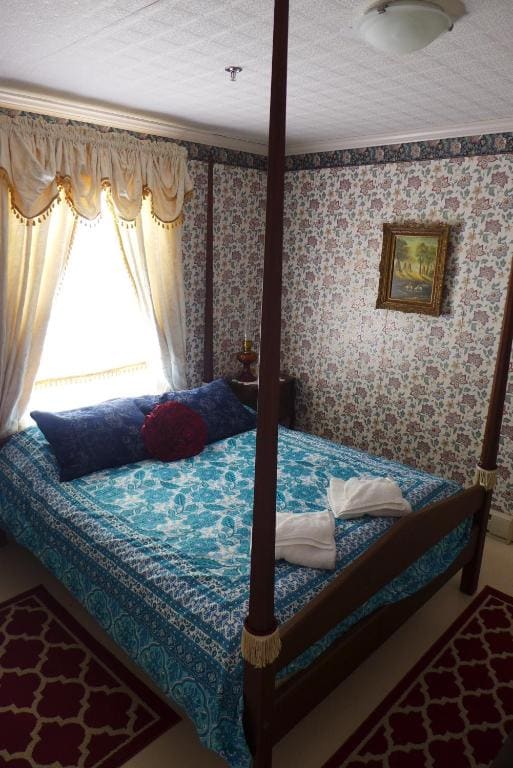 Deluxe Queen Room room - Image 3