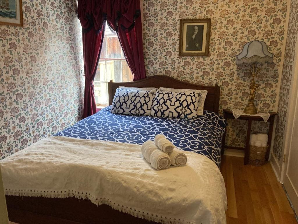 Superior Queen Room room - Image 3