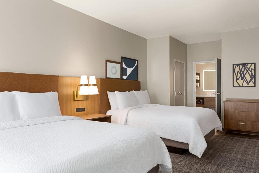 Studio Suite with Two Queen Beds room - Image 1