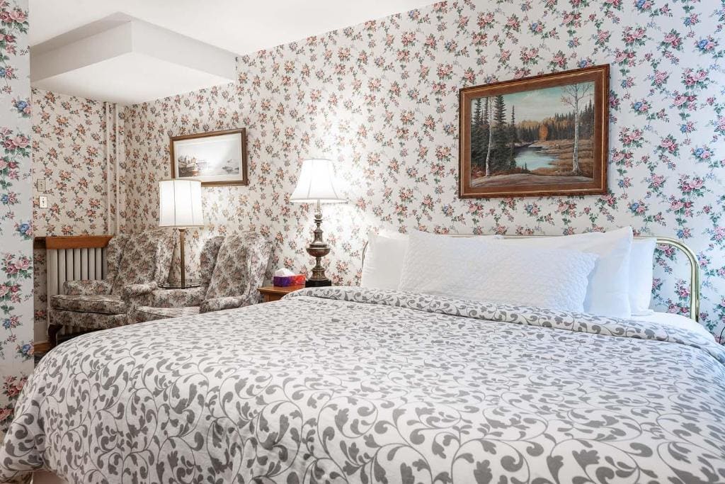 Deluxe King Room room - Image 1