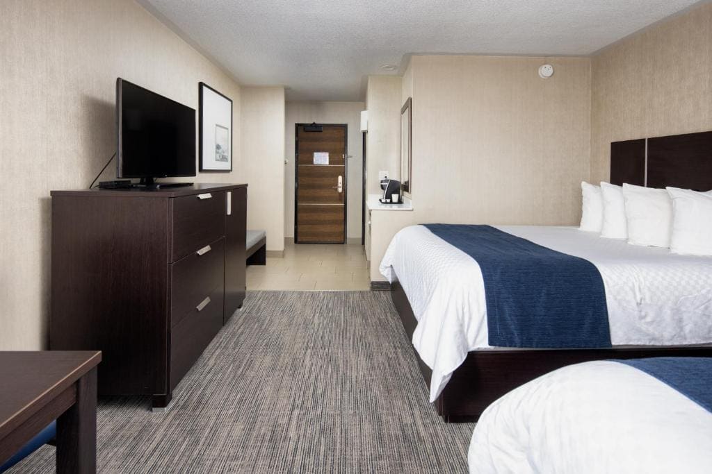 Queen Room with Two Queen Beds room - Image 1