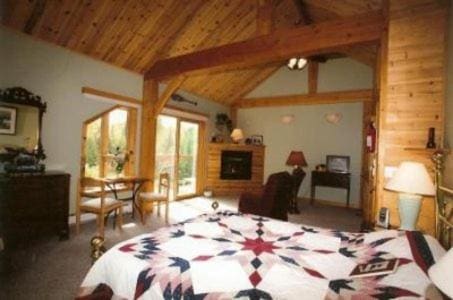 Queen Suite room - Image 2