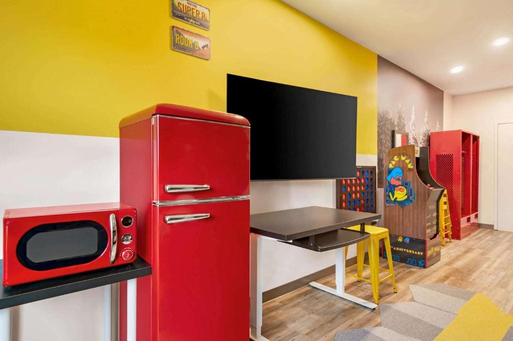 RM8 Concept room with 2 Bunk Beds, Non-Smoking room - Image 2