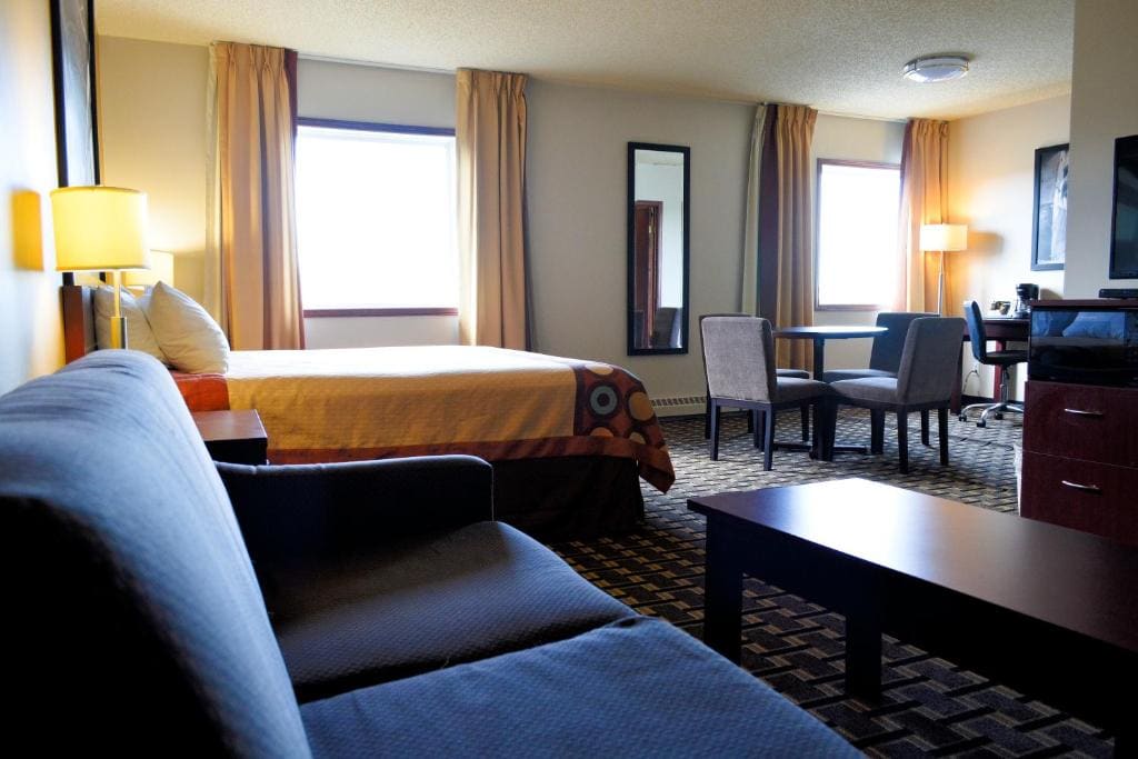 1 King Bed, Studio Suite, Non-Smoking room - Image 2