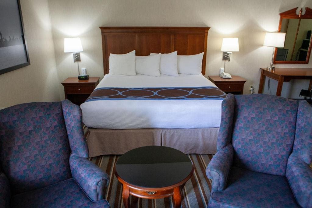 Superior King Suite with Pool View - Non-Smoking room - Image 1