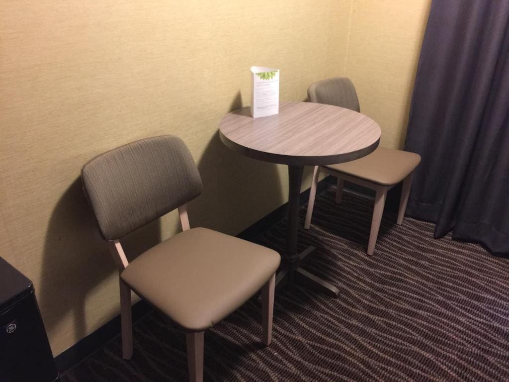 One-Bedroom Queen/Double Suite - Non-Smoking room - Image 1