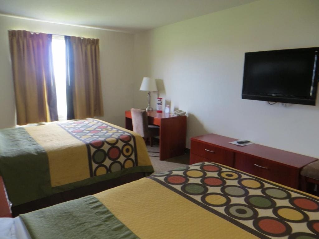 Queen Room with Two Queen Beds - Non-Smoking room - Image 1